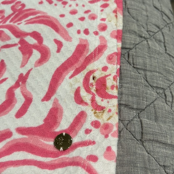 Lilly Pulitzer Lion - Picture 2 of 4